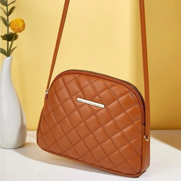 ⚠️Clearance Quilted Brown Dome Crossbody Bag - Picture 2 of 5